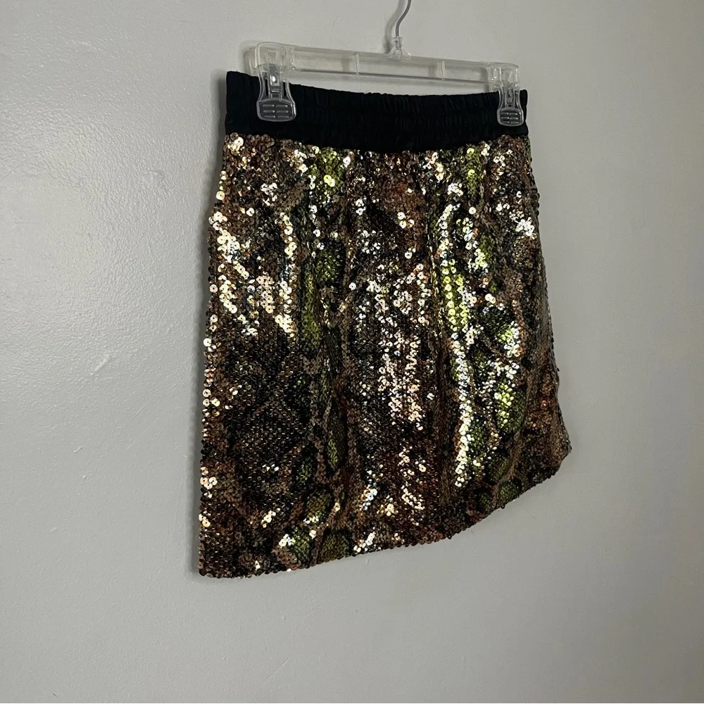 Stylish Snake Print Skirt Small NEW